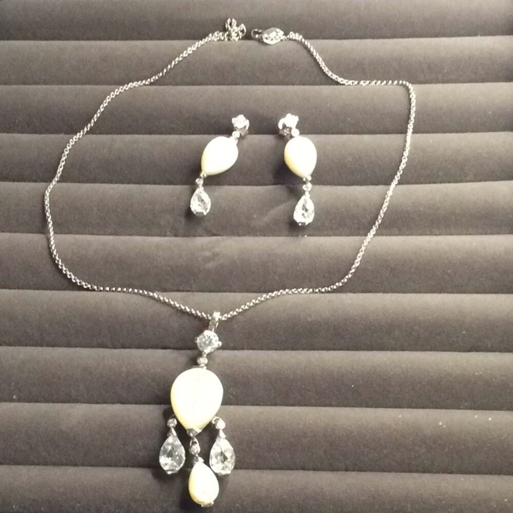 White stone Necklace and earrings